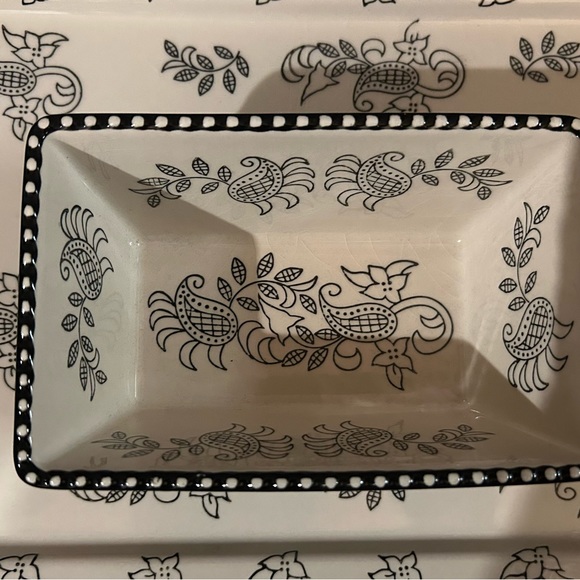 Baum serving tray. 9 5/8” x 15 5/8” Black & White design - Picture 6 of 14